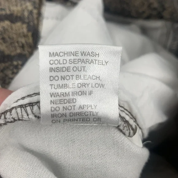 Show Me Your Mumu Women's Snake Print Berkeley Bell Bottoms Women’s Size 26 - Picture 11 of 11